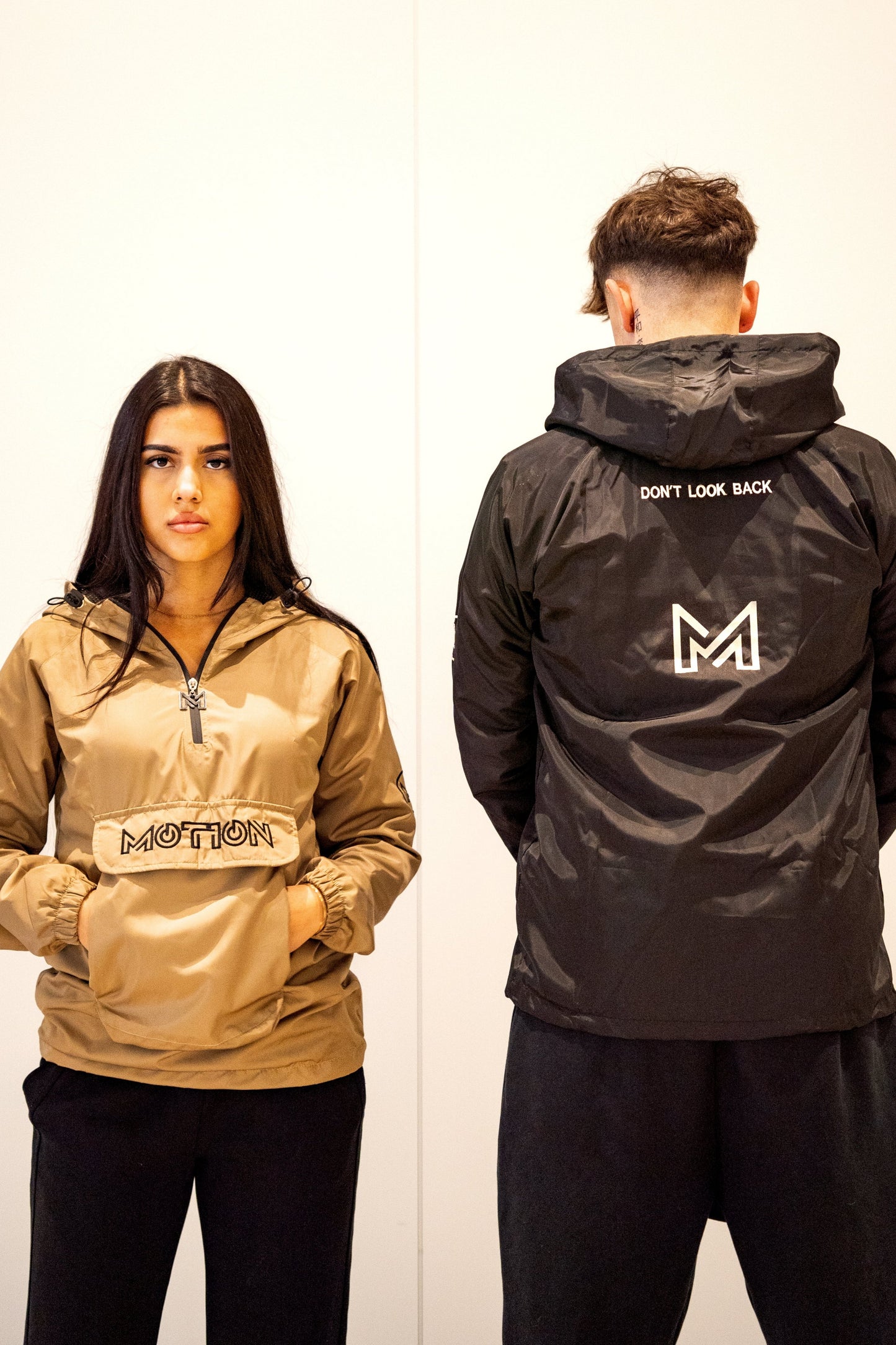 Motion Overhead Windbreaker